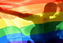 “Ailem Güvende” adı altında 15 ilde LGBTİ+ operasyonu: KAOS GL Derneği basıldı,10 yönetici gözaltına alındı