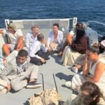 Yelkenlideki şık giyimli şüpheliler kaçak göçmen çıktı