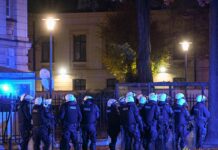 Polonya’da polis gece yarısı Anayasa Mahkemesi’ni bastı