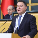 Babacan: “AK Parti’yi destekleyen insanların dünyasını yıktınız.”