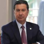 AK Parti’ye geçeceğini altı gün önce “Kesinlikle hayır” diye reddeden Ahmet Aras CHP’den istifa etti