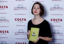 Filistin’e desteğinin bedeli: Ünlü yazar Sally Rooney’nin kitapları İngiltere’de satıştan kaldırılıyor
