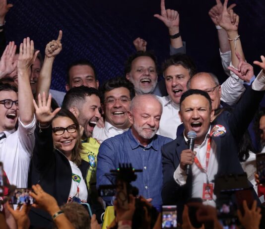 Brezilya’da Lula dördüncü kez kazandı