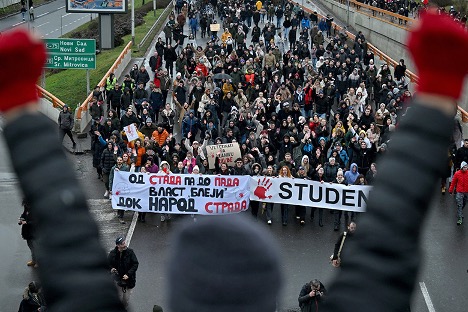Sırbistan seçimleri: Protestocu öğrencilerin sandık devrimi