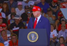 Trump’tan komik olmayan Muhammed şakaları