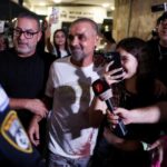 Dubai-Tel Aviv uçağında 17 bin feetlik düşüş: Pilot meslektaşını bıçakladı, yolcular kokpite girip saldırganı etkisiz hale getirdi