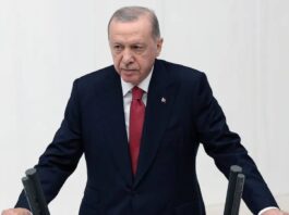 Erdoğan Meclis’in açılışında konuştu, Yeni Parti protesto için çıktı