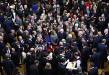 Meclis resepsiyonu: Bahçeli Öcalan’a selam gönderdi, Arınç fon için AK Parti’yi uyardı