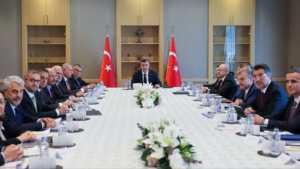 Ankara kararsız: Ucu kime dokunursa mı, dokunan yanar mı?